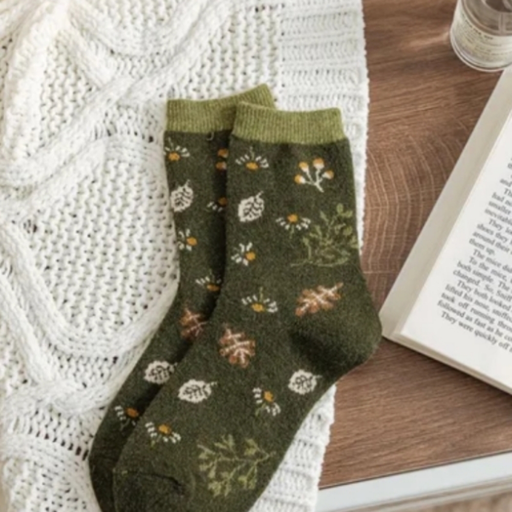 Forest Green Floral Leaves Wool Blend Crew Mid-calf Socks
